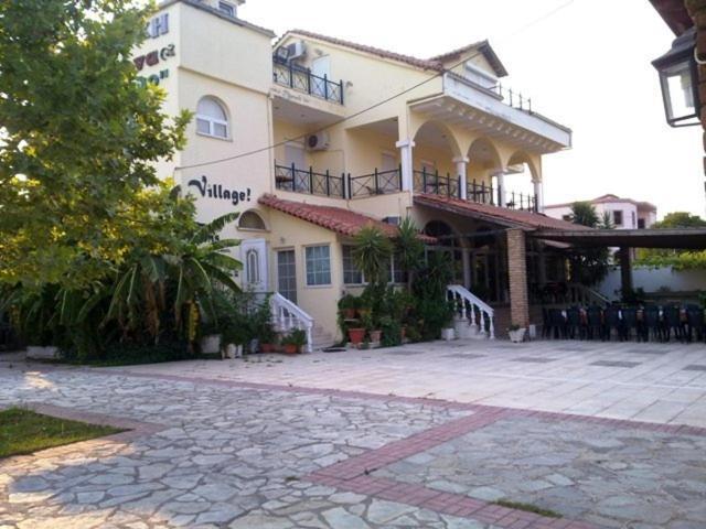 The Village Igoumenitsa Bagian luar foto